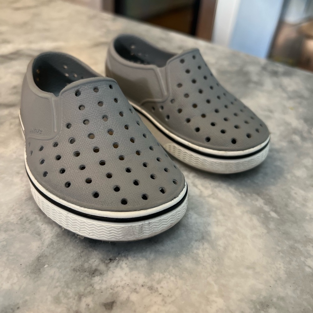 Native Miles Gray Toddler Size 7